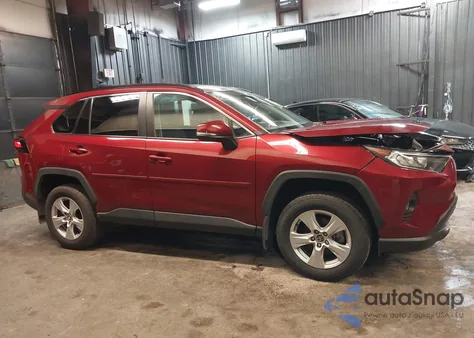 2020 Toyota Rav4 Xle z USA, uszkodzony, nr VIN 2T3P1RFV0LW113062